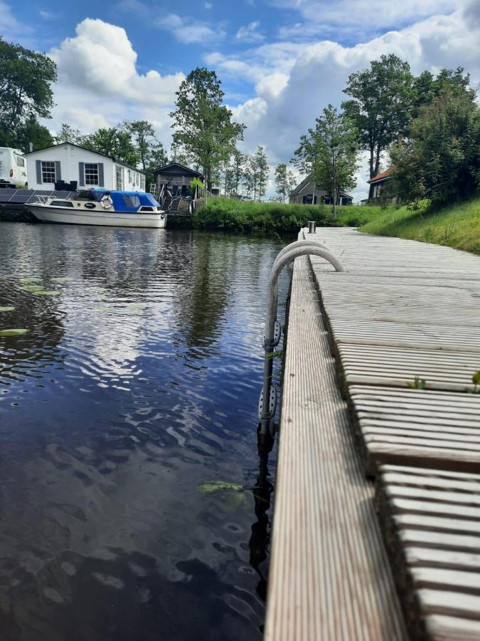Waterhuis Friesland Oudwoude Exterior foto