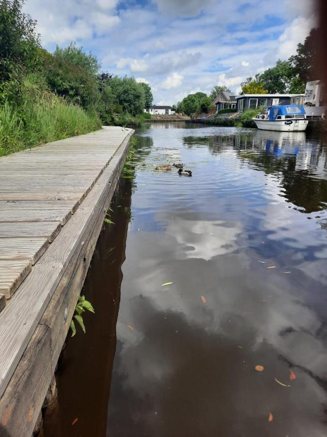 Waterhuis Friesland Oudwoude Exterior foto